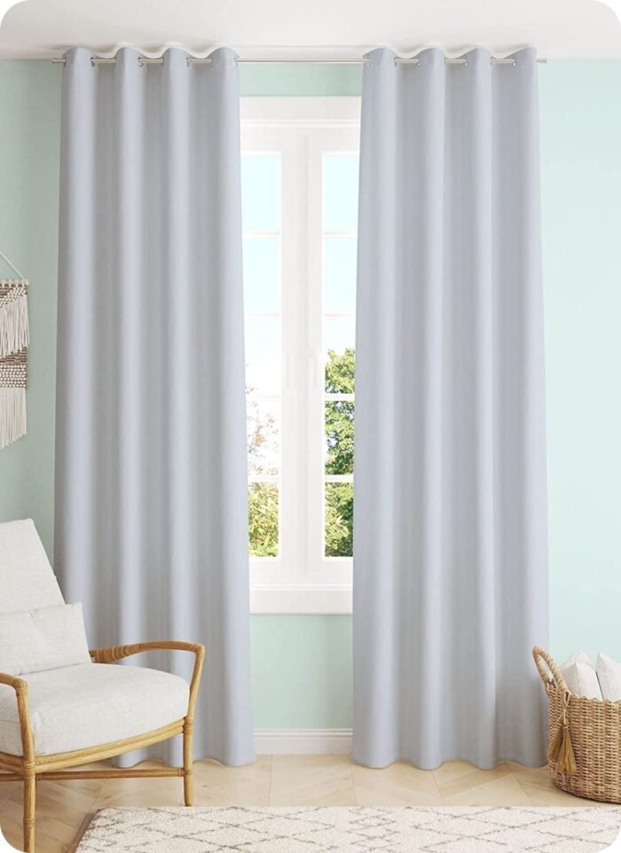 Cortina Salón, Dormitorio, diseño en Liso en Gris plata Semi Translúcidas con 8 Ojales Medidas Paneles de 140 x 260 cm.