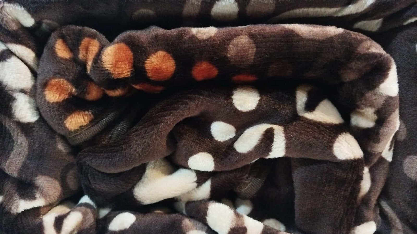 Manta Terciopelo Sofá y Cama de otoño e invierno, Térmica tacto suave de 220 x 240 cm Modelo 09 Marrón y Beige de 360g/m2. - Imagen 8