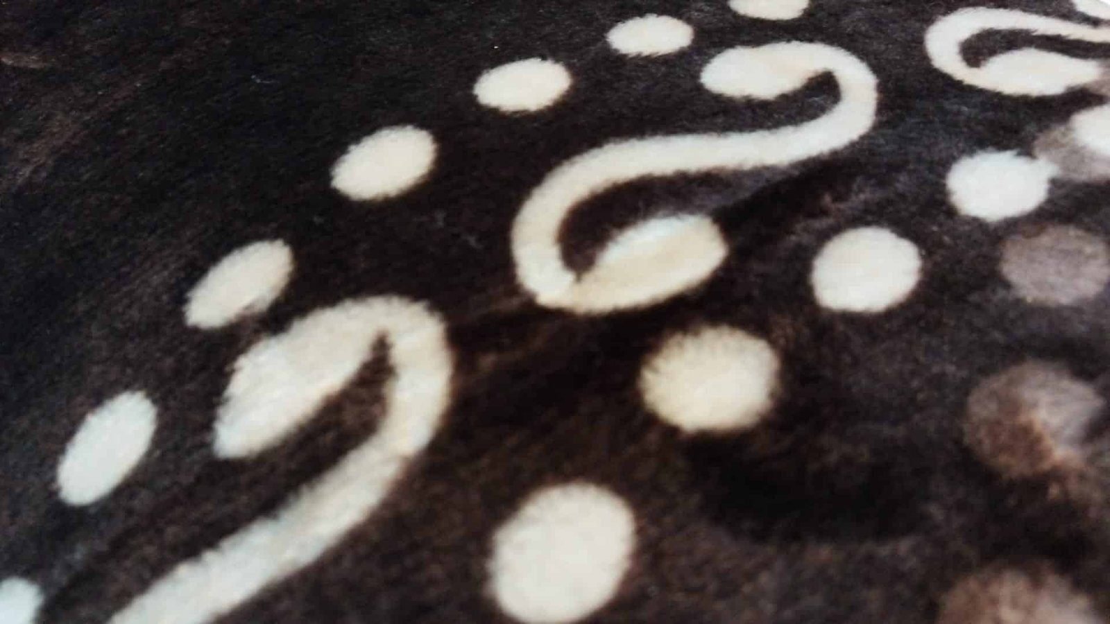 Manta Terciopelo Sofá y Cama de otoño e invierno, Térmica tacto suave de 220 x 240 cm Modelo 09 Marrón y Beige de 360g/m2. - Imagen 9