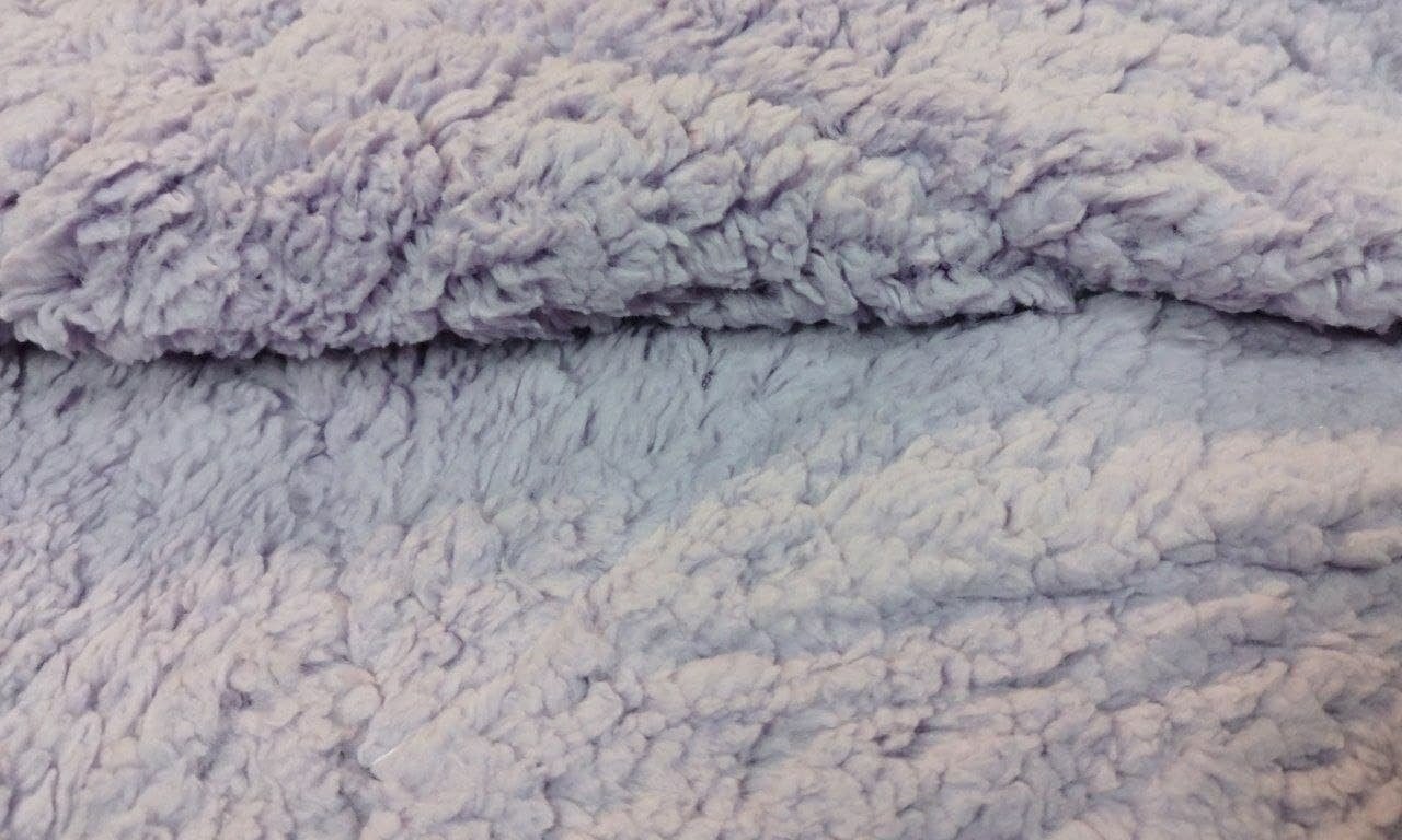 Manta para Sofá y Cama Sherpa con Visón en Lila: Calidez, Comodidad y Estilo Decorativo. - Imagen 6