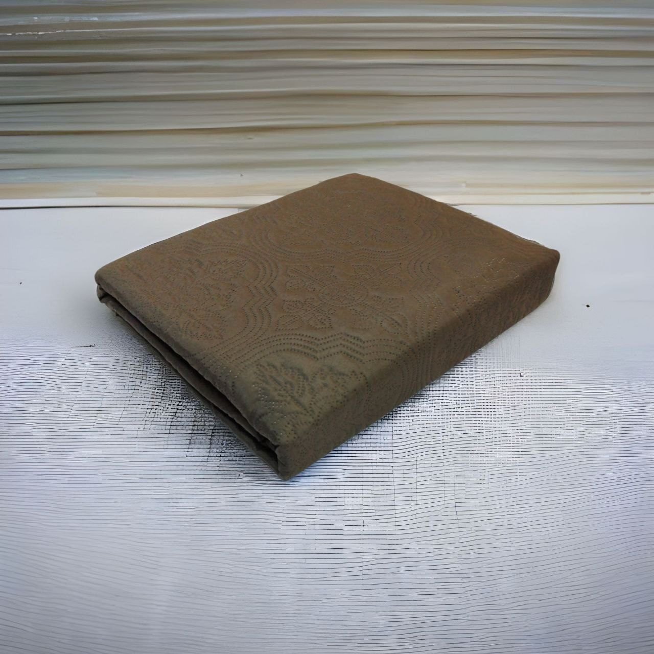 Colcha cama verano Reversible, en chocolate y beis. Alejandría Termo sellado asegura y Garantiza su Durabilidad al lavado. Cuadrantes de Regalo 50 x 70cm. - Imagen 4