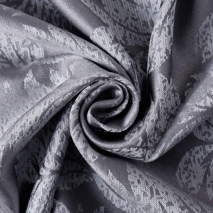 Cortina de tela semi opacas satén labrado para ventana , salón, dormitorio, Sala, modelo hojas en color Gris, con 8 ojales de acero. - Imagen 7