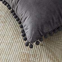 Fundas cojines en color, gris Terciopelo con pompo Decorativa para Sofá Cama Sala de Estar. - Imagen 2