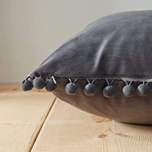 Fundas cojines en color, gris Terciopelo con pompo Decorativa para Sofá Cama Sala de Estar. - Imagen 3