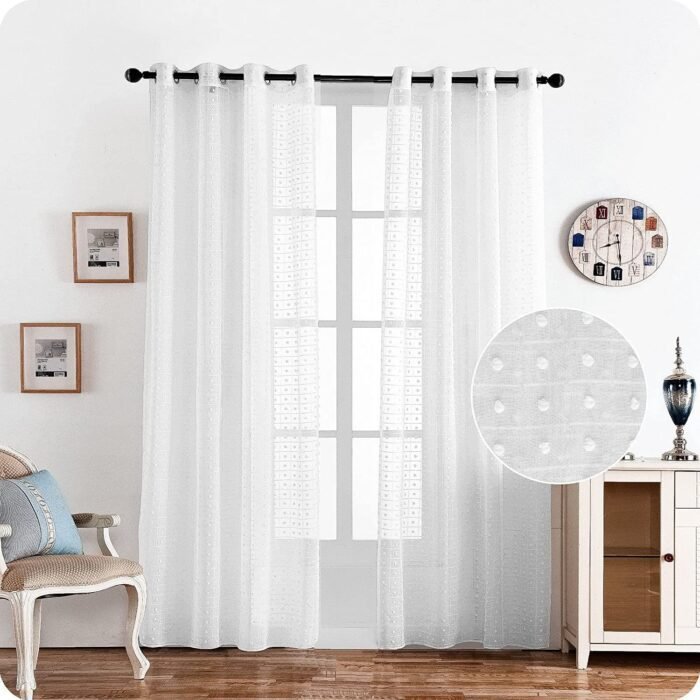 Cortina visillo translúcida sala dormitorio con diseño de pompones en blanco para ventana de medidas 140x260cm.