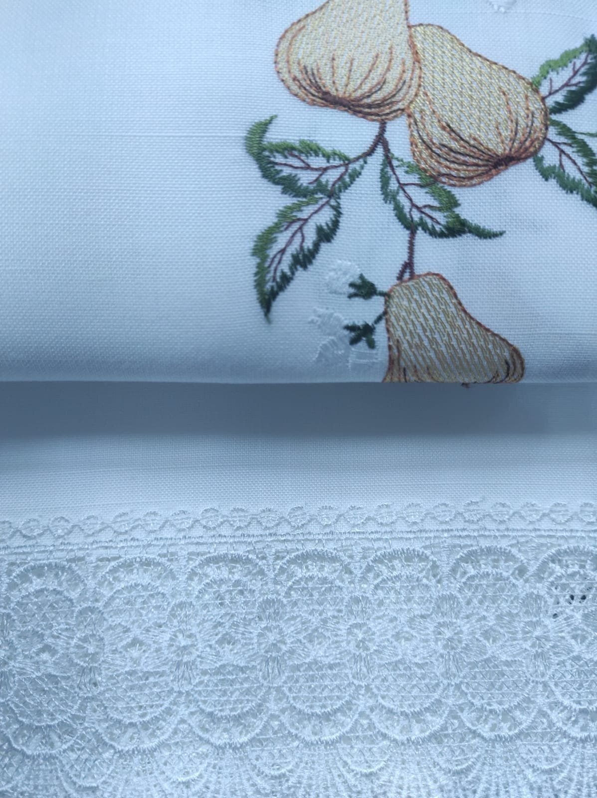 Cortinas Rústicas Bordadas Peras - 1m x 1.5/2.2m - Imagen 3