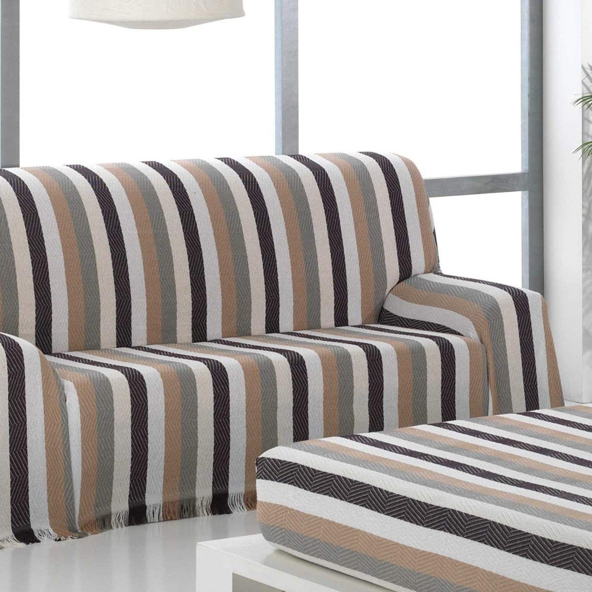 Cubre sofá Multiusos jarapas Composición del tejido: 80% Algodón, 20% Poliéster Fabricado en España Color Tostados Rayas.