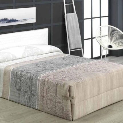 Edredón conforter Estampado NAYMA BEIGE con Presilla de botón en Las Esquinas y caída de 50cm para Mejor Ajuste de la Cama.
