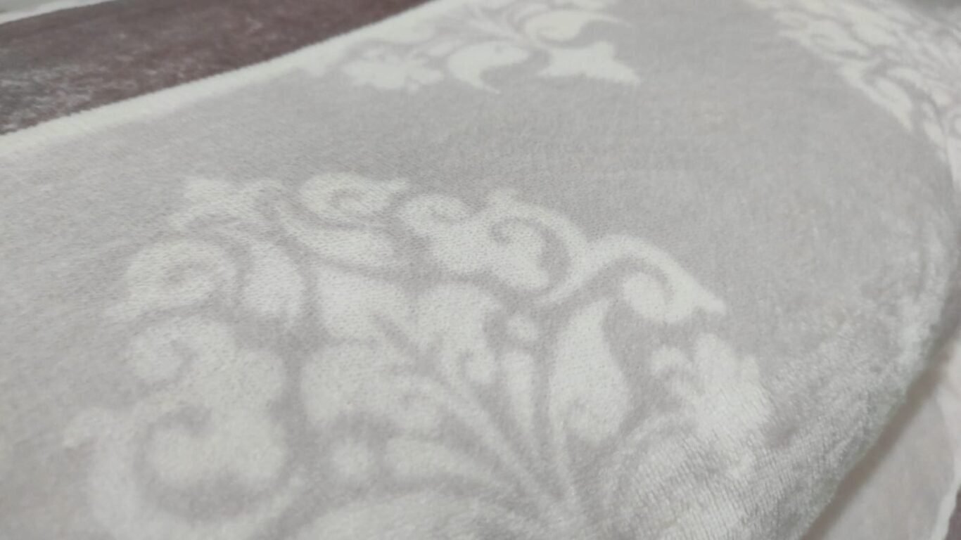 Edredón Nórdico de Invierno Busan en Sedalina y Sherpa de 700 g – Colcha de invierno Azul para Cama 135/150 cm- 240x270cm. - Imagen 4