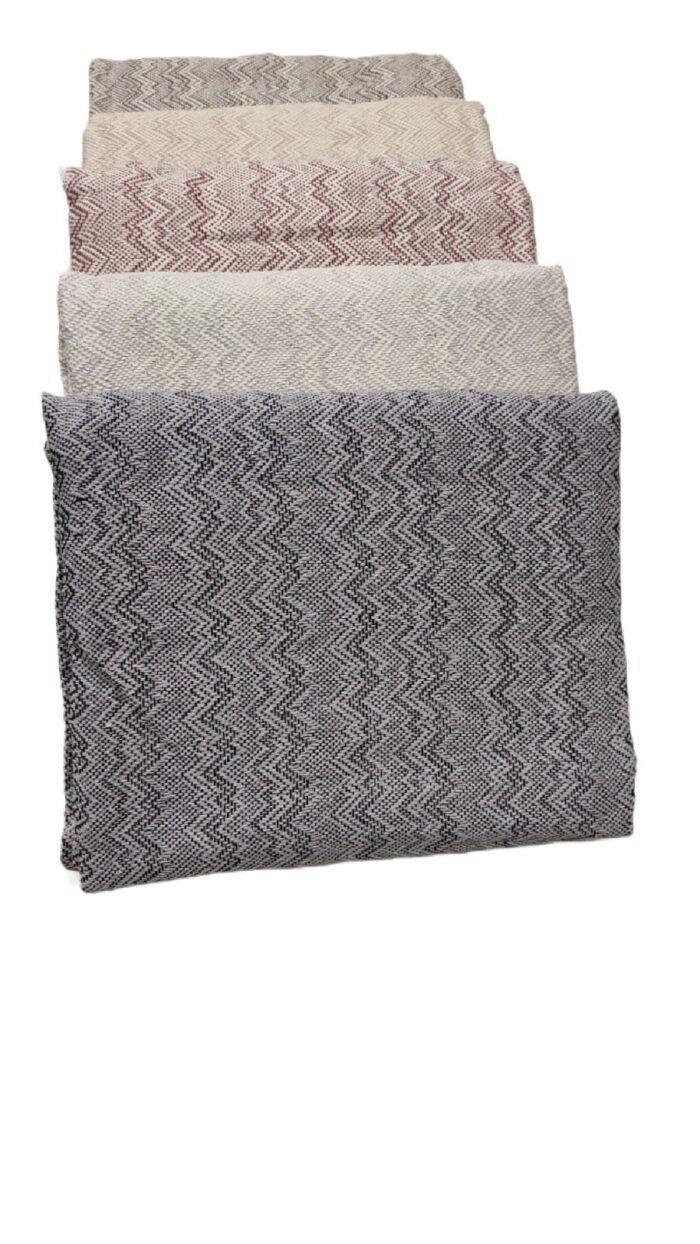 Cubre sofá Multiusos, jarapas algodón zigzag, crudo gris perla. - Imagen 4