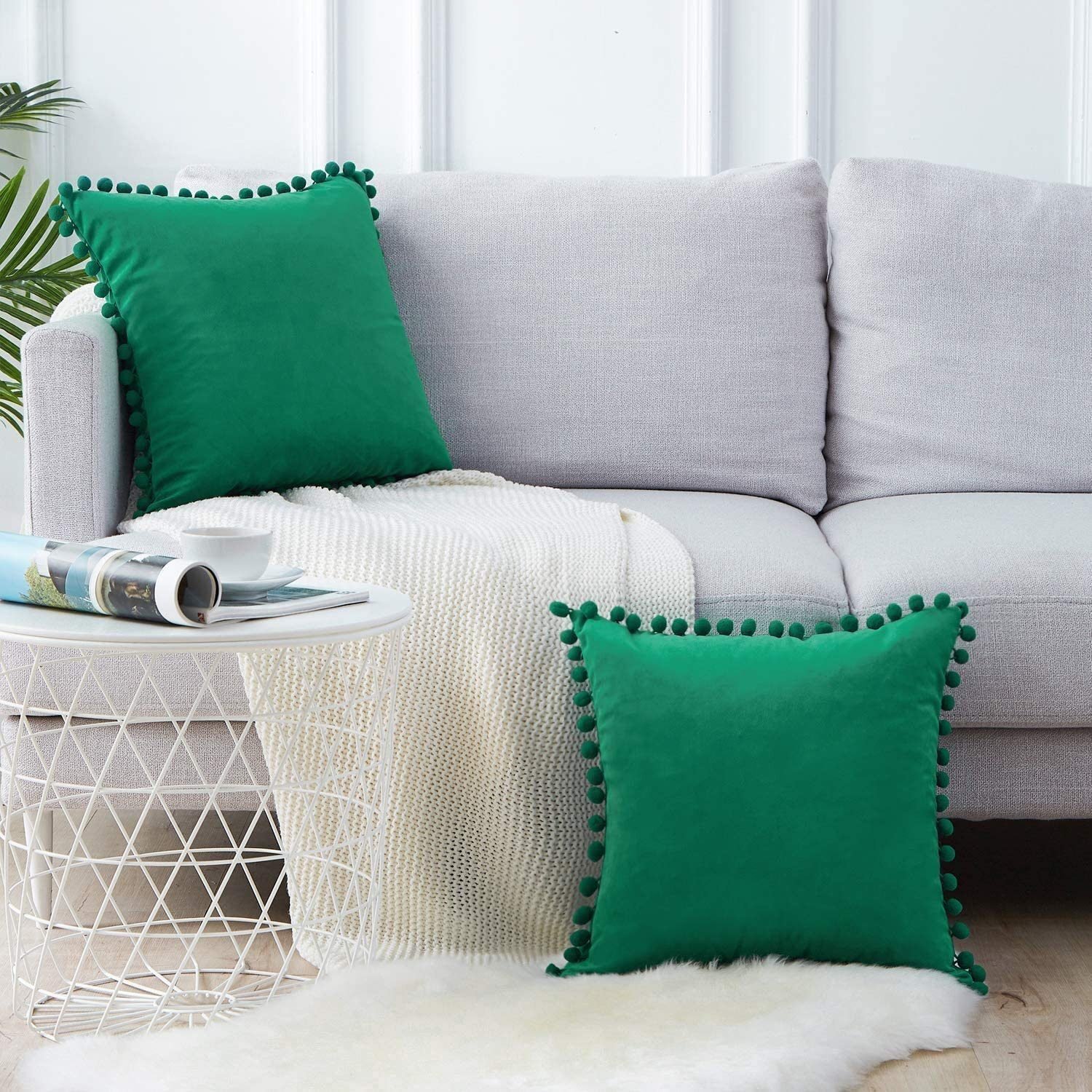 Fundas cojines terciopelo con Pompo decorativa para sofá cama sala de esta color verde. - Imagen 7