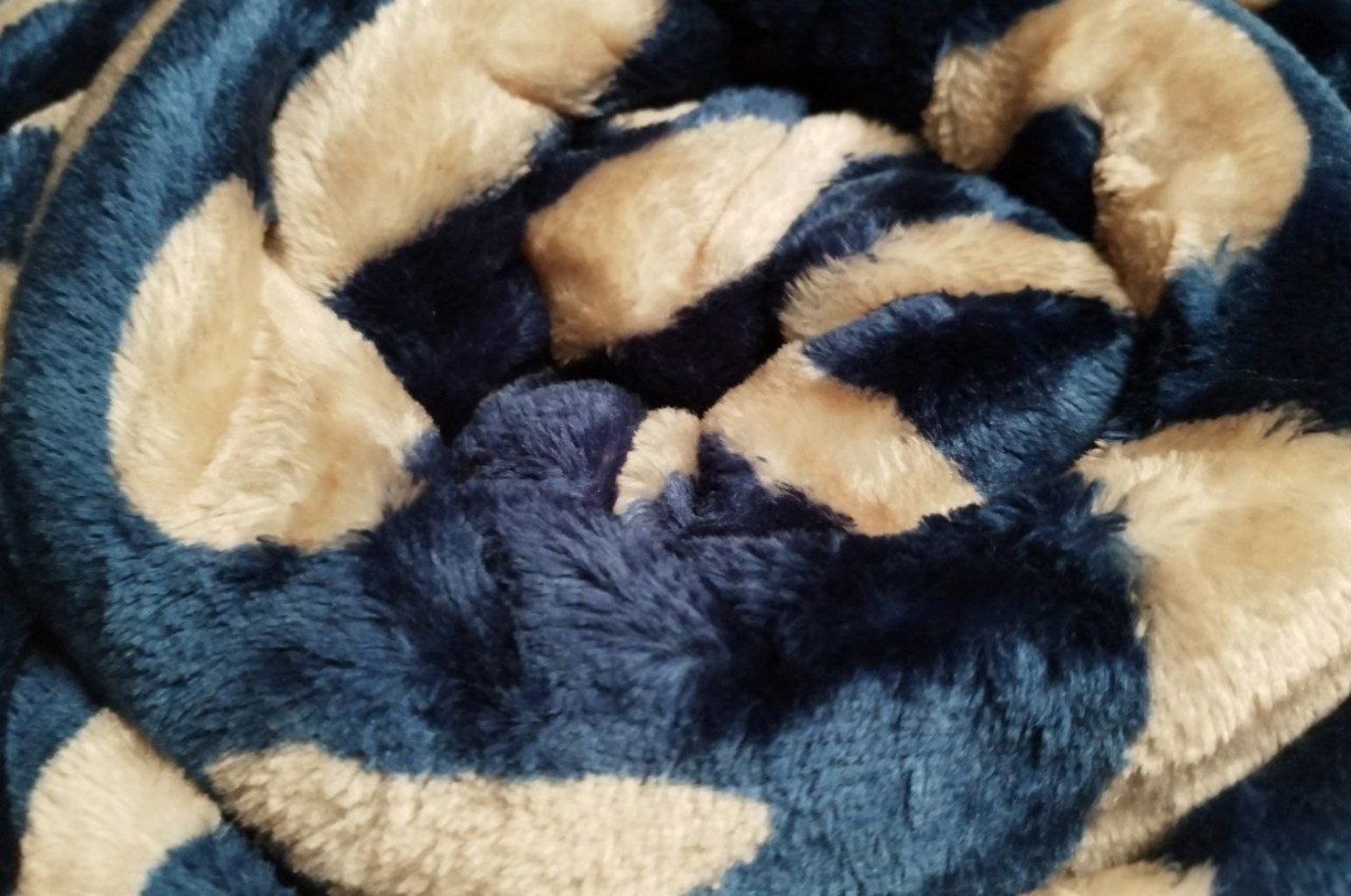 Manta sofá de Terciopelo de Poliéster 220 x 240 cm-Mandalas en Azul - El Lujo y Confort que Necesitas para Camas de 135 y 150 cm - Imagen 6