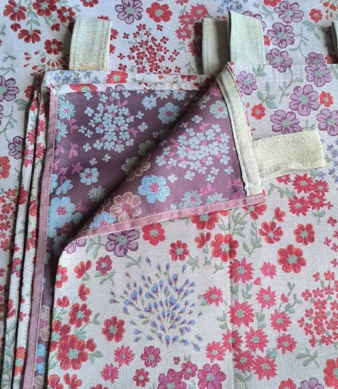 Cortina de calle Ramos de Flores Rojas 140×260 cm | Jacquard - Imagen 7