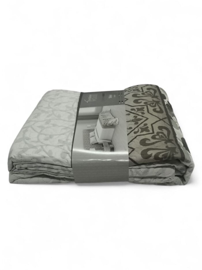 Colcha Reversible Belfast de Mercatienda.es – Elegancia Clásica en Tu Dormitorio - Imagen 3