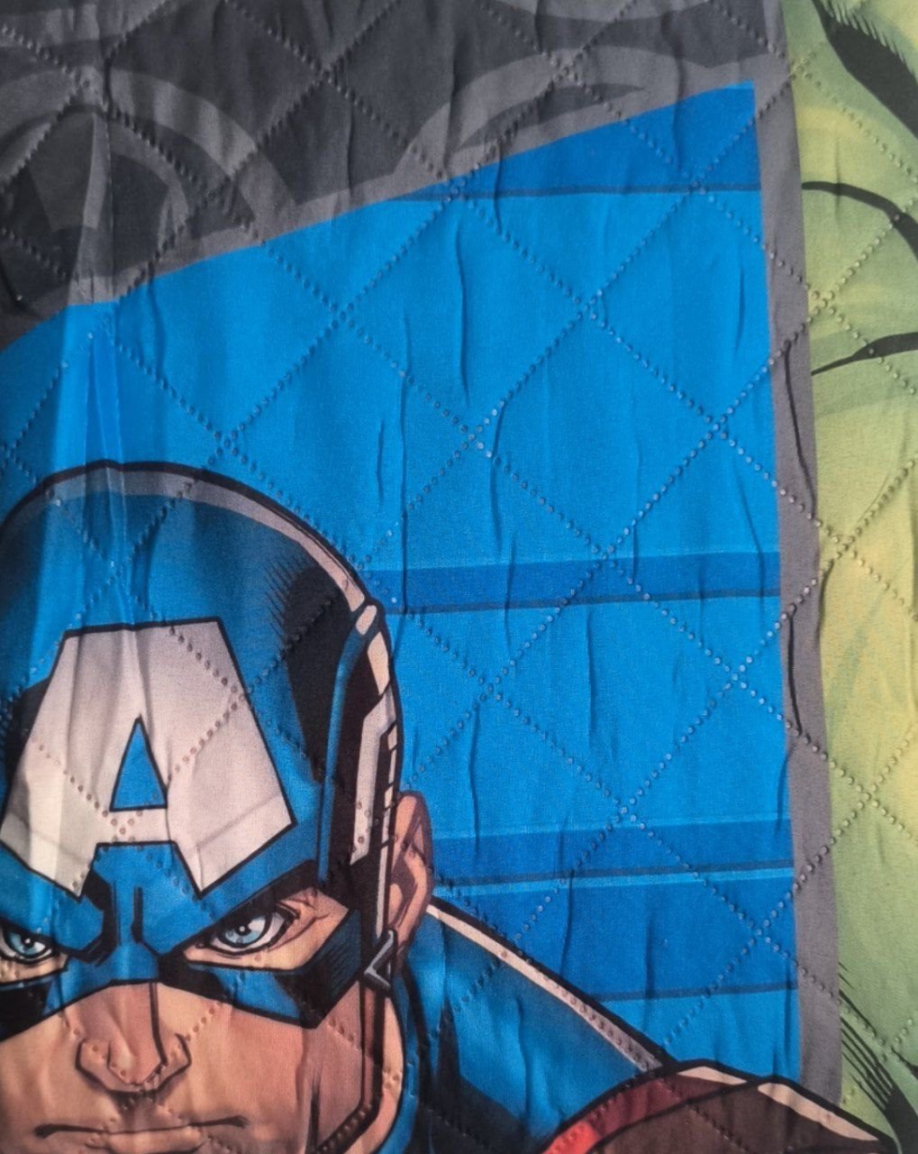 Colcha Superhéroes en Acción -Sumérgete en el mundo de Marvel con esta colcha de superhéroes, ideal para los defensores del estilo y confort en el descanso - Envío Gratis en Mercatienda.es - Imagen 8