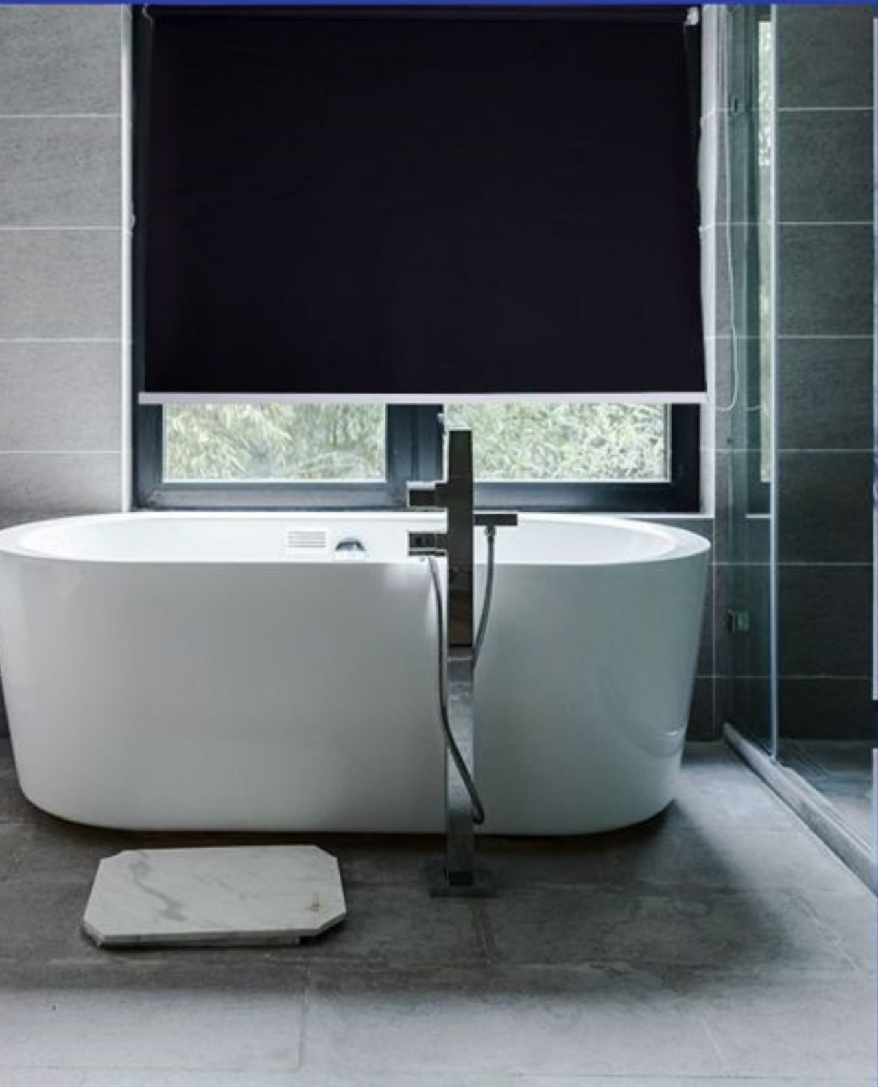 Estor Enrollable Opaco en Negro Lockout para Puertas y Ventanas - Ajustable.