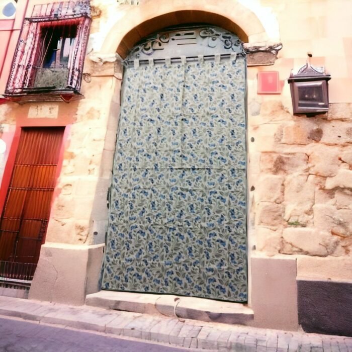 Cortina para Puerta de Calle con Trabillas – Estilo Alpujarreño 140x260 cm-Lirios Azul. - Imagen 8