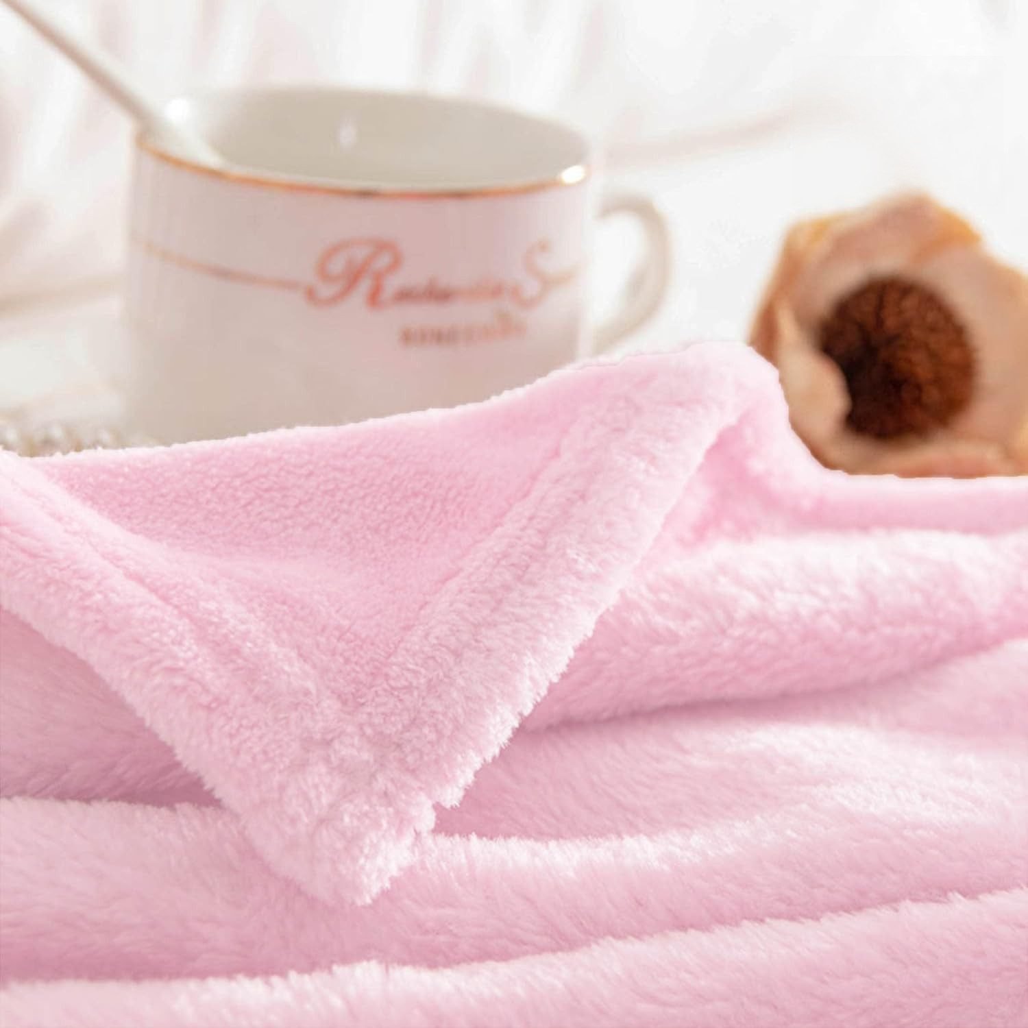 Manta Sofá, Cama y Viaje en Rosa claro , tienes 3 tamaños Ultra suave, micro seda, No suelta pelo. - Imagen 6
