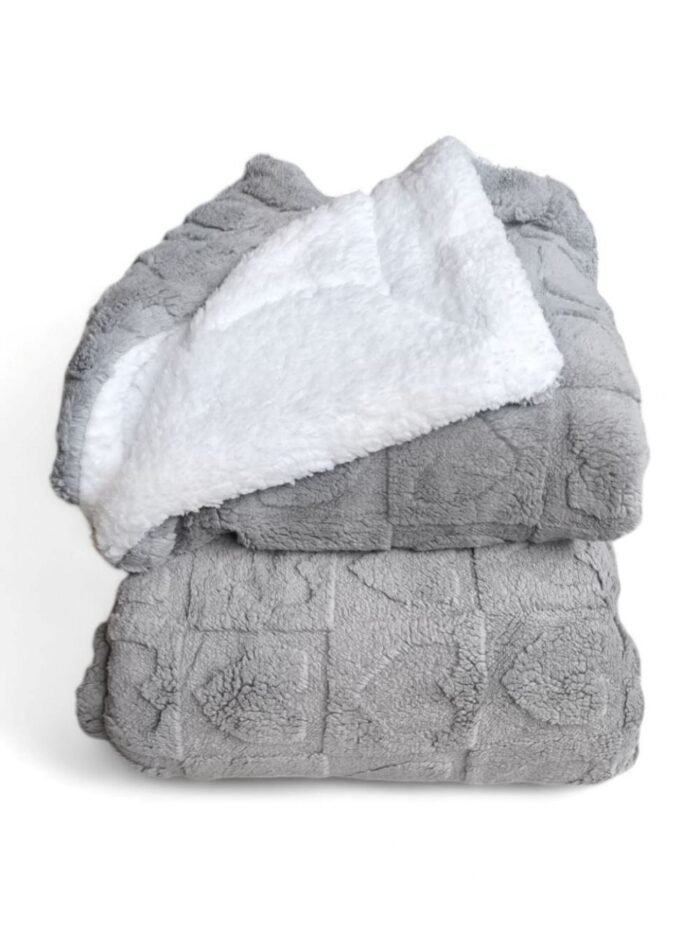 Manta de Sofá y Cama Corazones en Color Gris Claro – Sedalina Suave con Sherpa, Calidez Garantizada- Mercatienda.es - Imagen 4