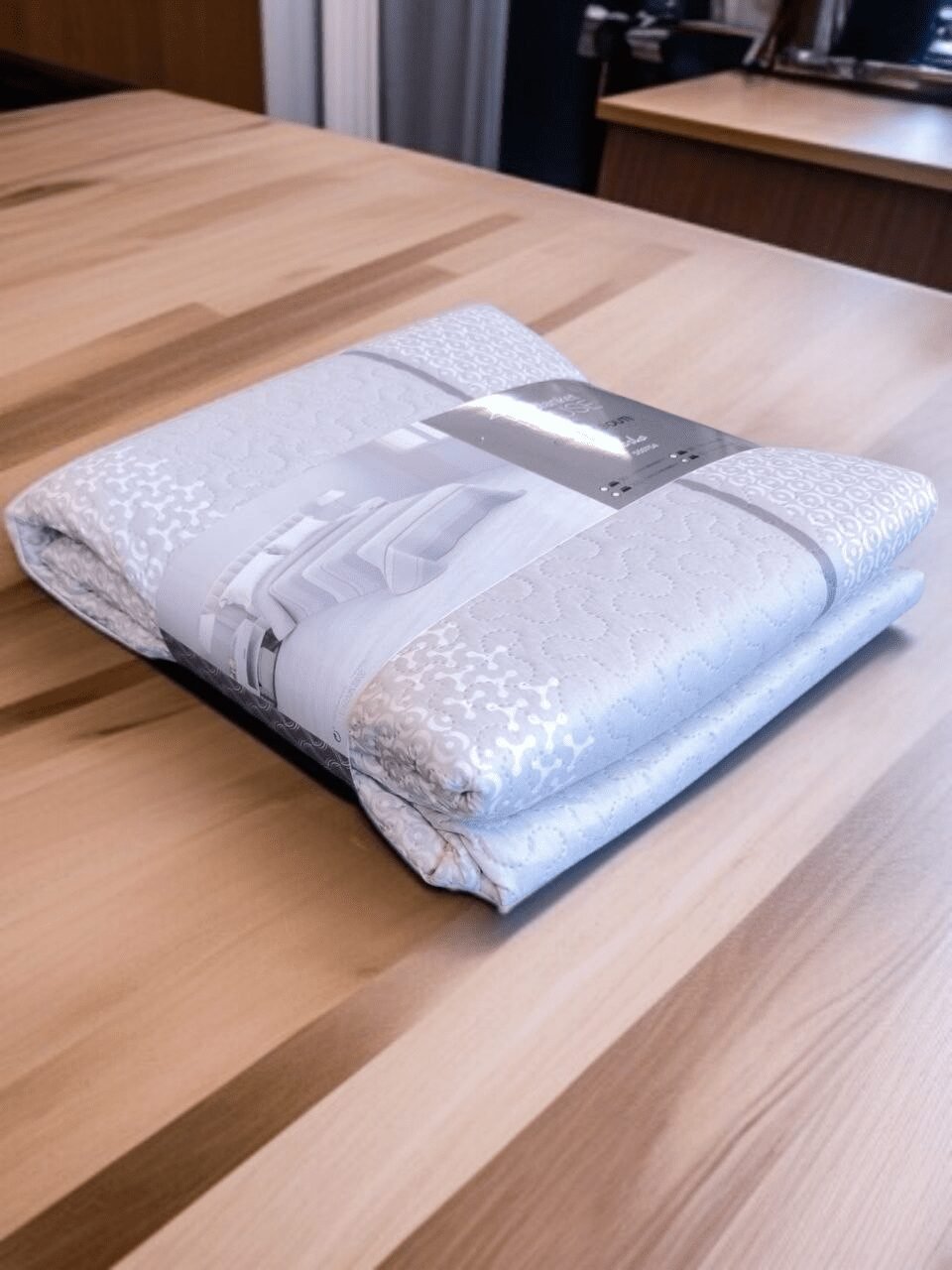 Colcha de verano económica Alaska en Gris, ligera Fresca, transpirable y barata para tu cama. - Imagen 3