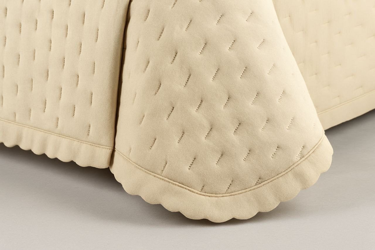 Colcha Bouti Dina Beis con Volante – Tacto Extra Suave y Diseño Elegante – Disponible en Todas las Medidas. - Imagen 5