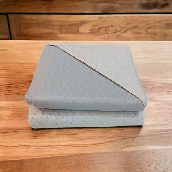 Colcha Gris, Lisa económica ,Reversible de la Colección El Molino, Colcha de Verano Lavable a Máquina para Cama Individual y Matrimonial.