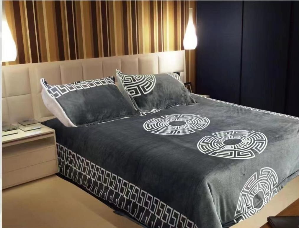 Edredón de Invierno Gris: Tacto Peluche y Sherpa Caliente para Noches Frías + Cojines de Regalo 50x70cm