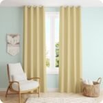 Cortina Salón, Dormitorio, diseño en Liso en crema Semi Translúcidas con 8 Ojales Medidas Paneles de 140 x 260 cm.