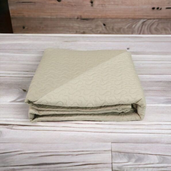 Colcha Beis, Lisa económica ,Reversible de la Colección El Molino, Colcha de Verano Lavable a Máquina para Cama Individual y Matrimonial.
