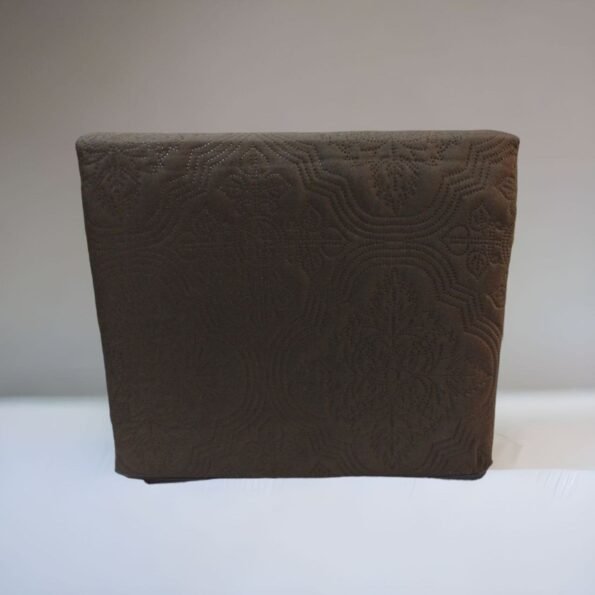 Colcha cama verano Reversible, en chocolate y beis. Alejandría Termo sellado asegura y Garantiza su Durabilidad al lavado. Cuadrantes de Regalo 50 x 70cm.