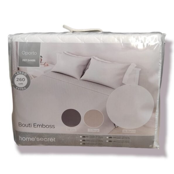 Colcha de cama Blanca Reversible, Oporto Temo sellada asegura y Garantiza su Durabilidad. Con cuadrantes de Regalo 50 x 70cm.
