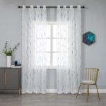 Cortina Salón ,Dormitorio ,Sala ,Habitación , en color Blanco con finos Hilos en color Azul con 8 Ojales de Acero.