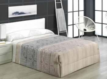 Edredón conforter Estampado NAYMA BEIGE con Presilla de botón en Las Esquinas y caída de 50cm para Mejor Ajuste de la Cama.