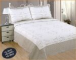 Colcha Boutí Cosida y Bordada, (H-2603),  Beige Claro, +2 fundas cojines.