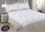 Colcha Boutí Cosida y Bordada, (H-2629), color Beige claro con fundas de cojin 50-x-70cm.