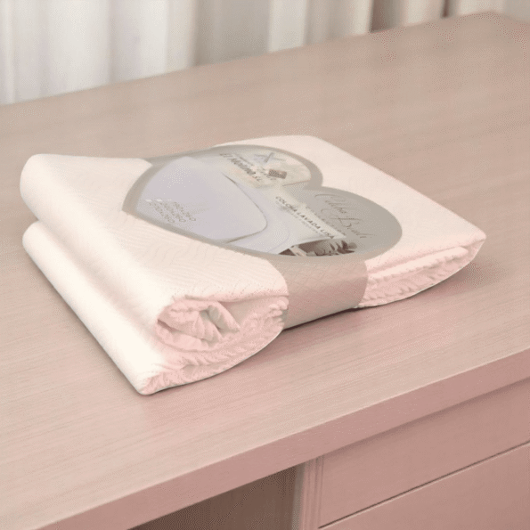 Colcha Bouti Lavada Lisa en Rosa de Microfibra Suave, Ligera y Elegante para Verano.