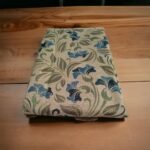 Cortina para Puerta de Calle con Trabillas – Estilo Alpujarreño 140x260 cm-Lirios Azul.