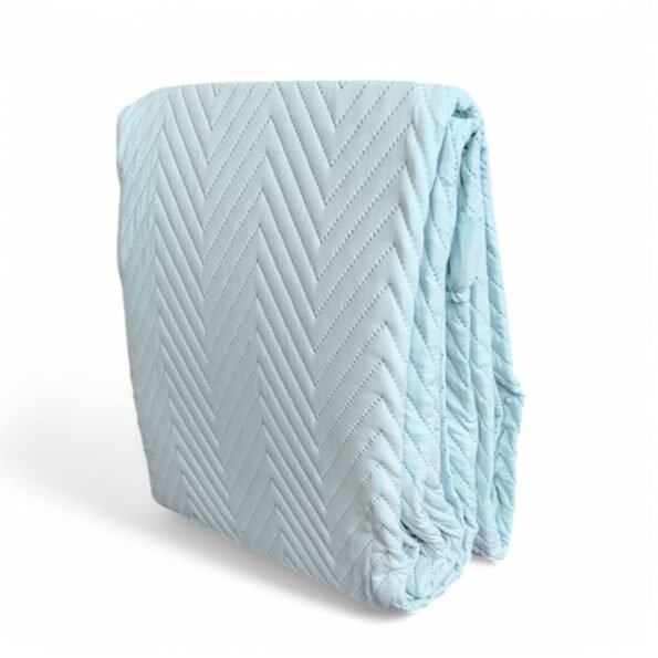 Colcha Bouti Lavada Lisa de Microfibra En Agua Suave, Ligera y Elegante para Verano.