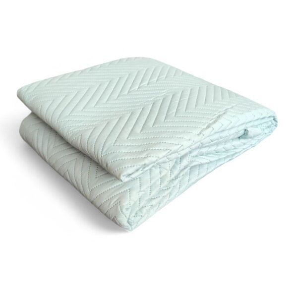Colcha Bouti Lavada Lisa de Microfibra En Agua Suave, Ligera y Elegante para Verano.